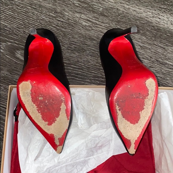 Christian Louboutin - Picture 8 of 9